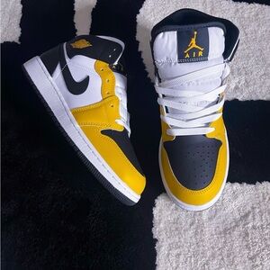 Nike Air Jordan High-Top Sneakers in Yellow and Black